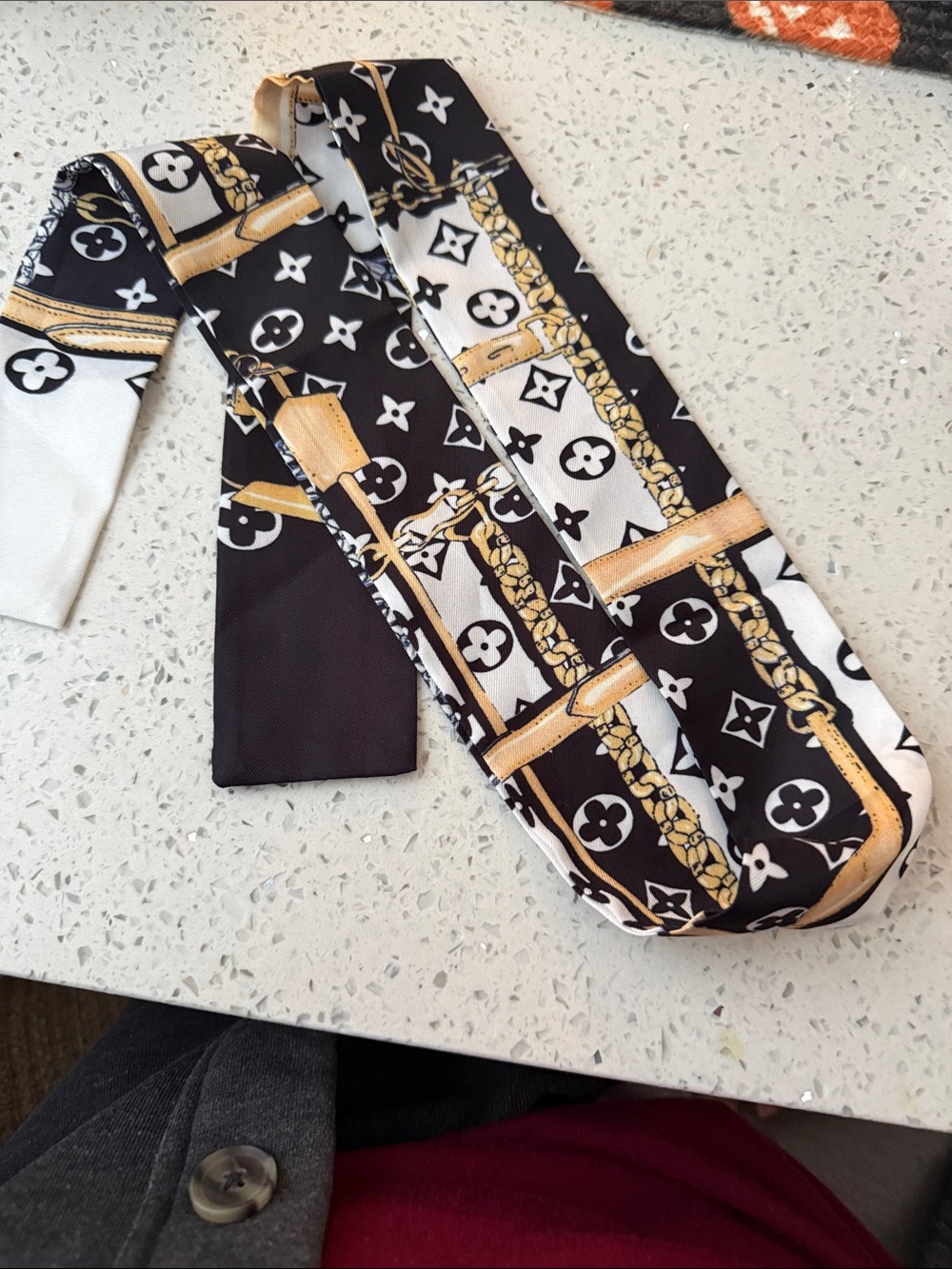 Women’s inspired purse scarf